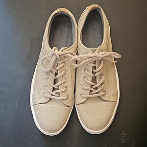 Lucky Brand upper sneakers 8.5W